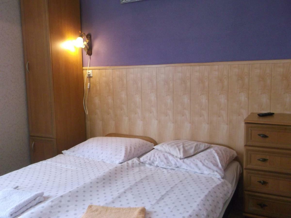 Hotel Gosciniec Iwona Glucholazy Exterior foto